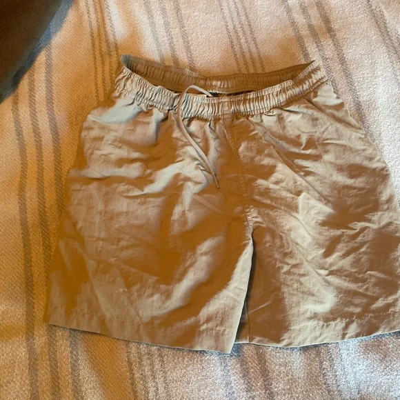 Aritzia Tna High Waist Beige Shorts - Picture 5 of 8